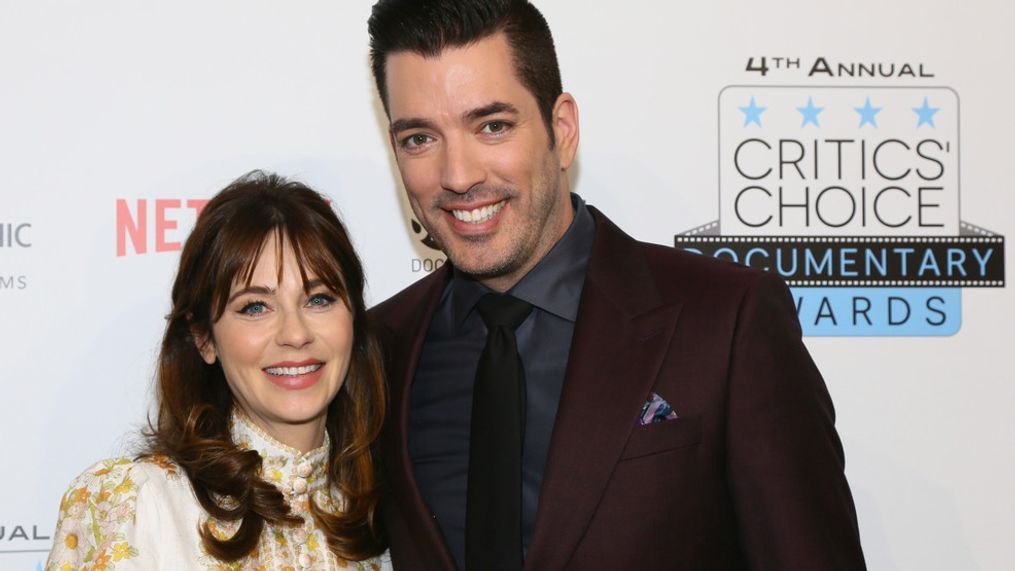 IMAGE DISTRIBUTED FOR CRITICS' CHOICE DOCUMENTARY AWARDS - Host, Jonathan Scott is pictured during arrivals with his girlfriend, actress Zooey Deschanel at the Fourth Annual Critics' Choice Documentary Awards in New York, N.Y., Sunday, Nov. 10, 2019. (Photo by Stuart Ramson/Invision for Critics' Choice Documentary Awards/AP Images)