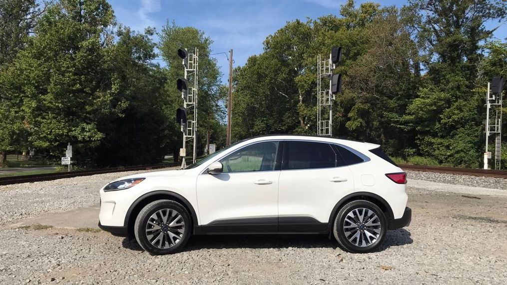 2020 Ford Escape Hybrid (Sinclair Broadcast Group / Jill Ciminillo)