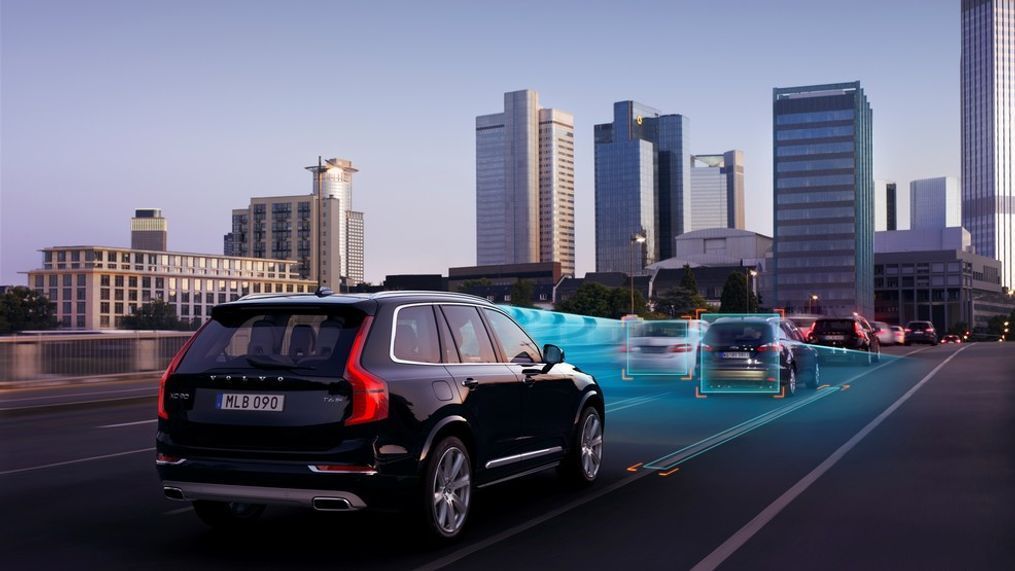 Volvo XC90 - ACC with Queue Assist (Image courtesy of Volvo USA)