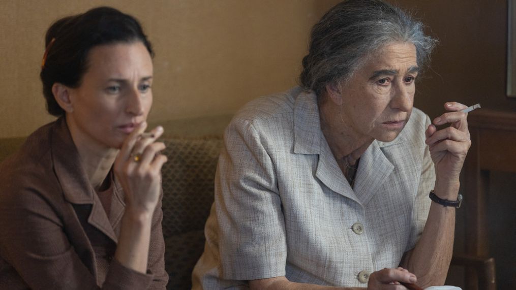 Helen Mirren and Camille Cottin in Bleecker Street/ShivHans Pictures' GOLDA (Photo:{&nbsp;} Sean Gleason, Courtesy of Bleecker Street/ShivHans Pictures)