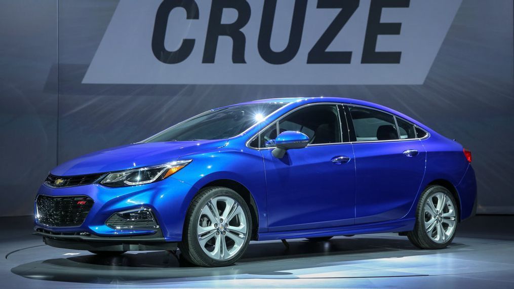 2016 Chevrolet Cruze  (Image courtesy of GM /{&nbsp;} John F. Martin)