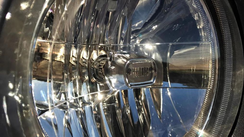 2018 Jeep Wrangler, seven slot grille embedded in the headlight (Sinclair Broadcast Group / Jill Ciminillo)