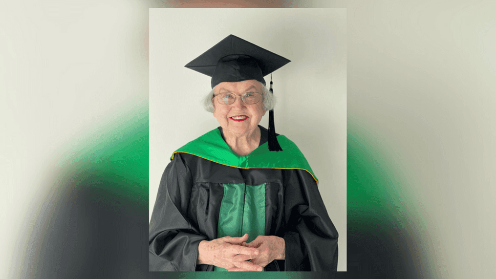 Minnie Payne, 90, becomes oldest person to earn master's degree at University of North Texas (UNT)