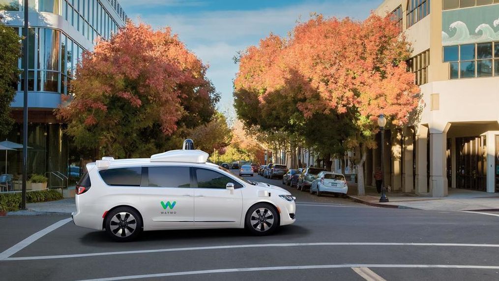 Waymo put in an order for 62,000 Chrysler Pacifica Hybrid minivans to put into test fleets around the country.  {&nbsp;}(Image courtesy of Fiat Chrysler Automobiles)