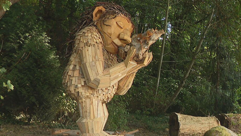 A photo showing the newest troll sculpture in West Seattle created by Danish environmental artist Thomas Dambo. The sculpture was unveiled during a ceremony on Friday, Aug. 25, 2023. (KOMO)