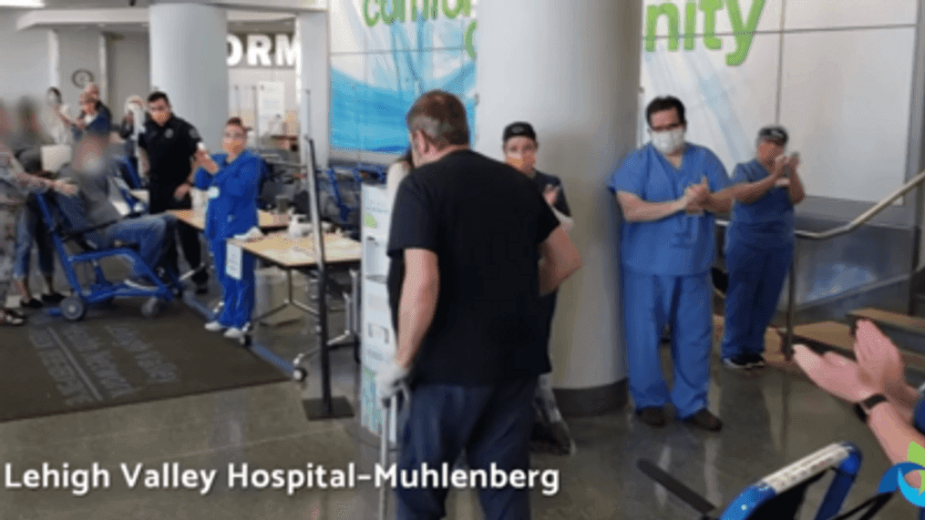 Man reunited with family after recovering from coronavirus in Pennsylvania hospital (Bob Begliomini/Lehigh Valley Health Network via Storyful)