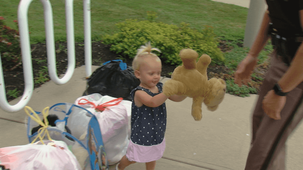 Mother collects toys for deputies after child gets teddy bear (WKRC)