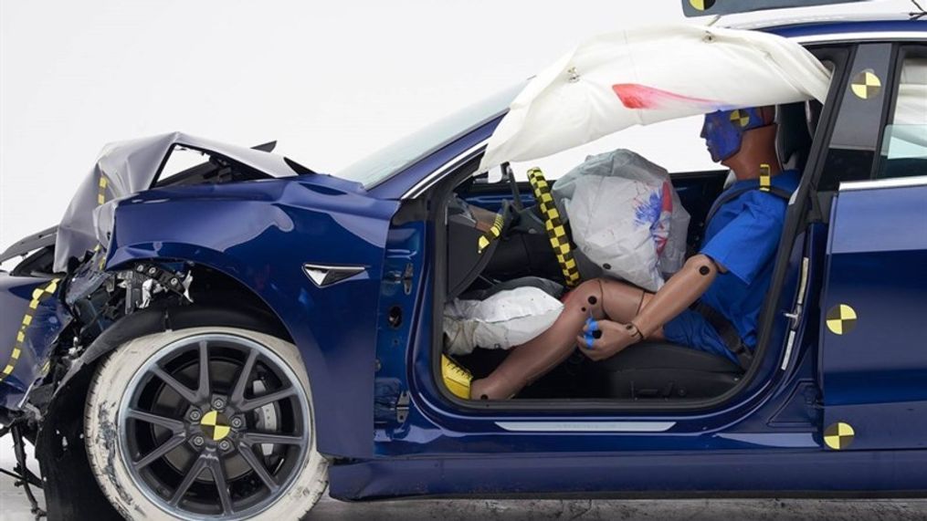 2019 Tesla Model 3 crash test (Image courtesy of the Insurance Institute for Highway Safety)