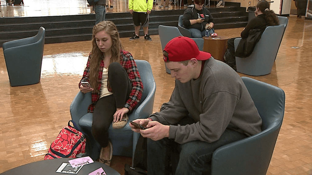 Does your cell phone interrupt your brain? (WKRC)