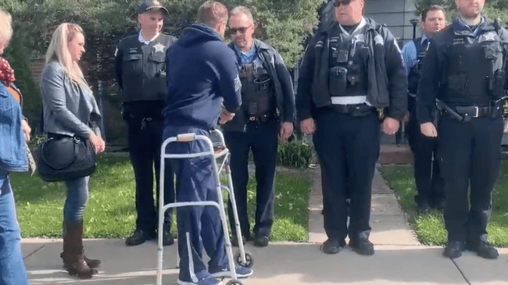 Officer returns home after being shot (Chicago Police)