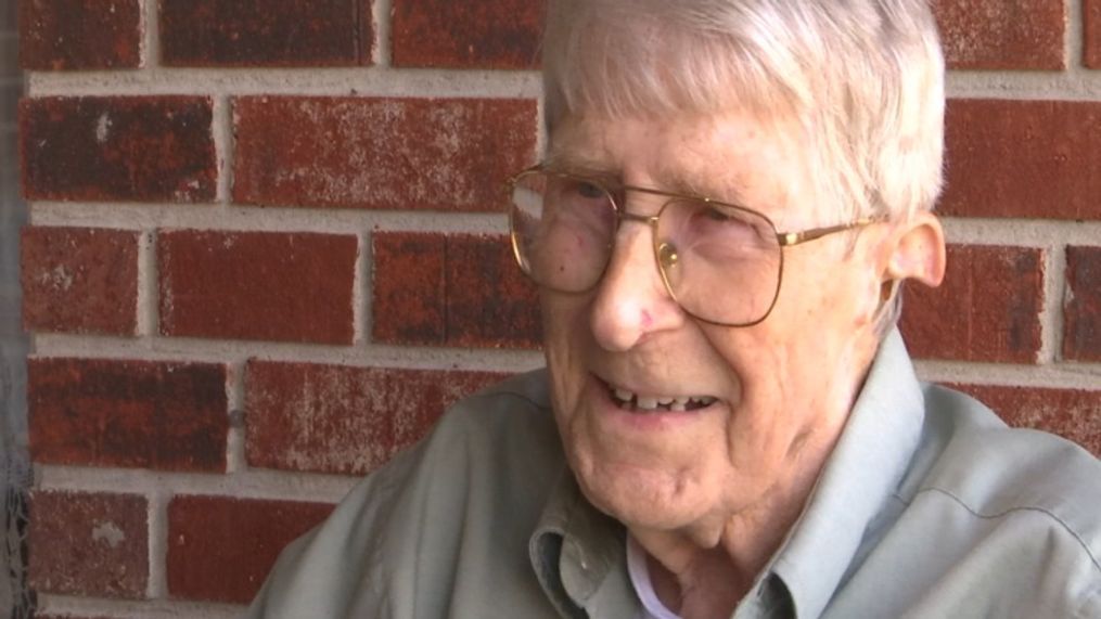 Jim Phillips has been working in local print and radio journalism since 1947. (WCHS/WVAH)