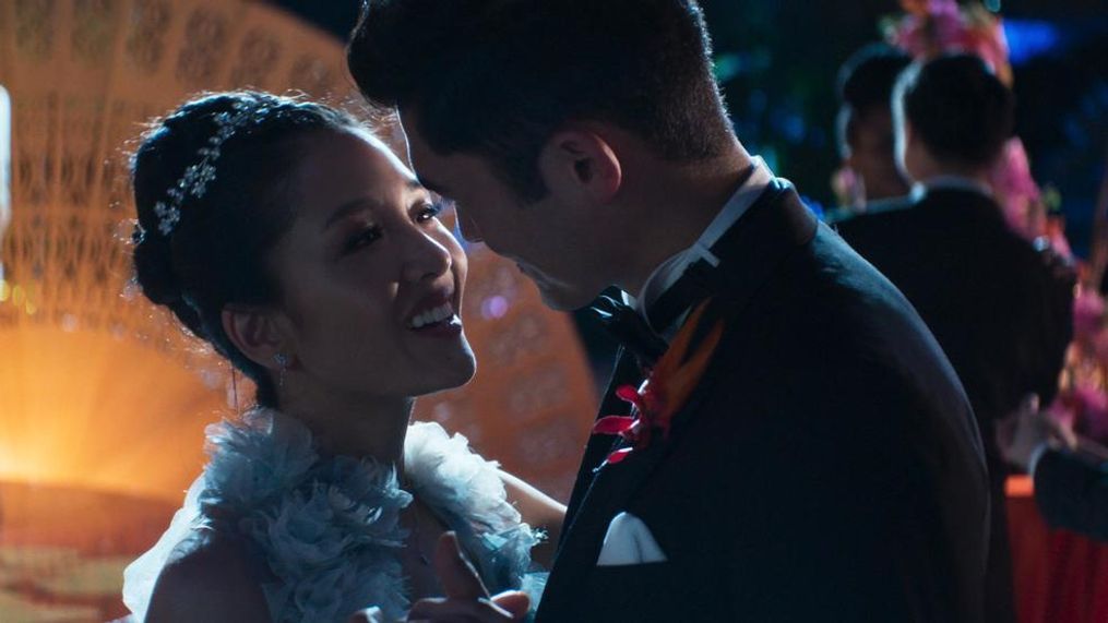  (L-R) CONSTANCE WU as Rachel and HENRY GOLDING as Nick in Warner Bros. Pictures', SK Global Entertainment's and Starlight Culture's contemporary romantic comedy "CRAZY RICH ASIANS," a Warner Bros. Pictures release. (Photo: Warner Bros.)