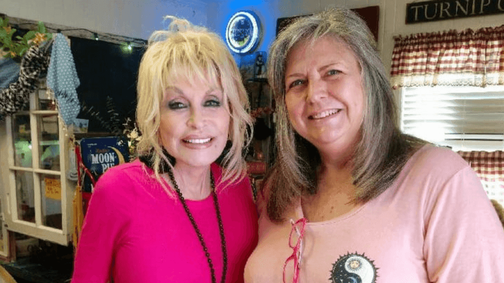 'Oh my God, it really is you!' Mt. Juliet store owner shocked when the country queen herself, Dolly Parton, showed up to shop. (Courtesy the Barnes family)