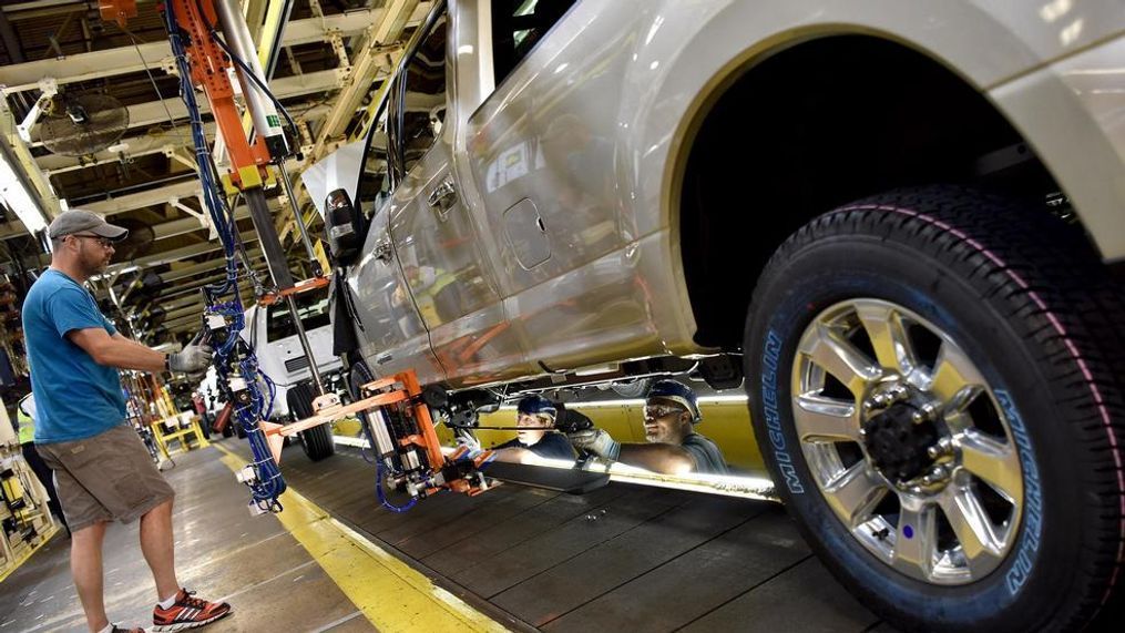 In addition to moving Focus production to China, Ford announced plans to invest $900 million in its Kentucky Truck Plant in Louisville to make the new, aluminum-sided Ford Expedition and Lincoln Navigator SUVs. Pictured: The 2017 Ford F-Series Super Duty being built at the Kentucky Truck Plant. (Image courtesy of Ford Motor Co. by Sam VarnHagen)