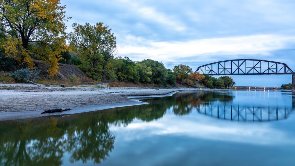 Early-morning view along east bank of the Missouri River in Bismark, North Dakota.