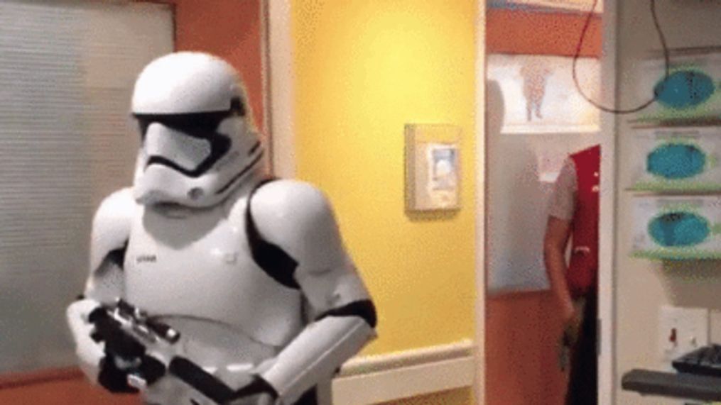 Darth Vader and Stormtroopers surprise 8-year-old patient in Houston, Texas (Helping Ezra via Storyful)