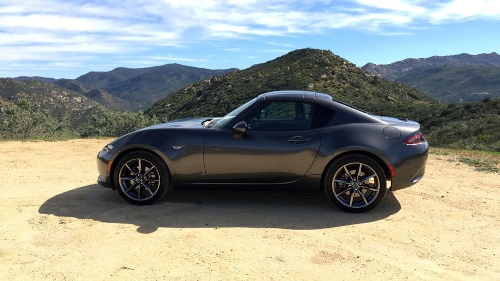 2017 Mazda MX-5 Retractable Fastback (Sinclair Broadcast Group / Jill Ciminillo)