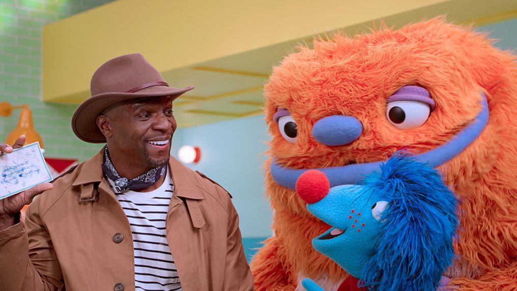 Episode 1. Terry Crews, Heart and Scatter in “Helpsters” (Photo: Apple)