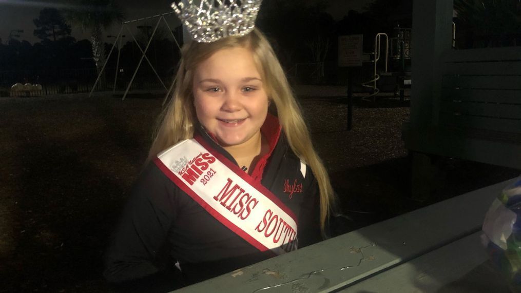 7-year-old on a mission to spread kindness with friendship bracelets (Credit: Amanda Kinseth/WPDE){&nbsp;}