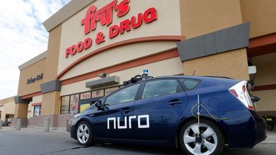 Image for story: Kroger begins testing driverless grocery deliveries