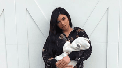 Image for story: Kylie Jenner posts first picture with her newborn daughter