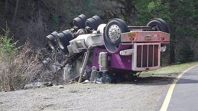 Image for story: Oregon salmon accidentally populate wrong river after truck carrying them crashes