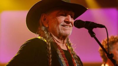 Image for story: Willie Nelson cancels all February tour dates, citing flu recovery