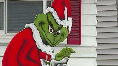 Image for story: Ohio mom angry after substitute teacher tells kids Santa isn't real