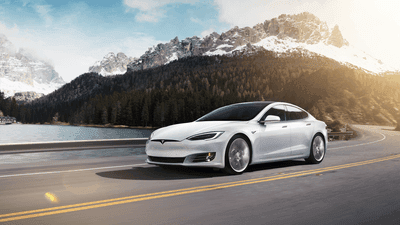 Image for story: EPA confirms Tesla Model S Long Range at 370 miles, Model 3 efficiency boost