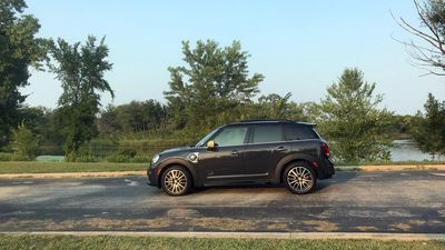 Image for story: 2019 Mini Cooper S E Countryman ALL4: Mini makes a fun and petite PHEV 