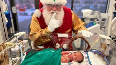 Image for story: Adorable gallery: Santa Claus visits babies in the NICU at Chattanooga hospital