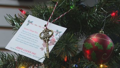 Image for story: Rhode Island locksmith hands out hundreds of 'magic' Santa keys for kids with no chimney