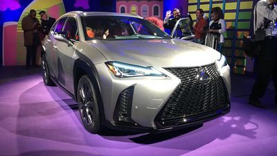 Image for story: PHOTO GALLERY: Newsmakers at the New York Auto Show
