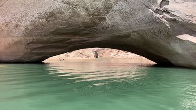 Image for story: Shrinking water levels at large US reservoir reveal natural wonders hidden for decades 