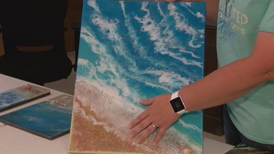 Image for story: Tennessee artist turns loved ones' ashes into works of art