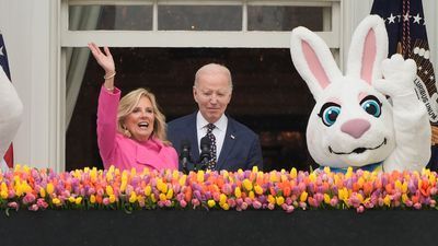 Image for story: GALLERY | A White House Easter egg-stravaganza