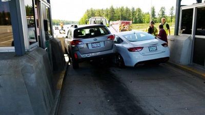 Image for story: Drivers get stuck trying to go through New Hampshire toll booth at same time