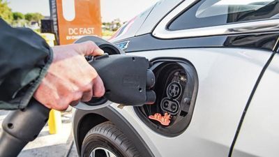 Image for story: EV tax credit extension gets bipartisan juice in Senate