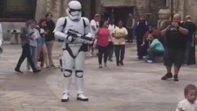 Image for story: Little boy 'scares' off stormtroopers at Disneyland