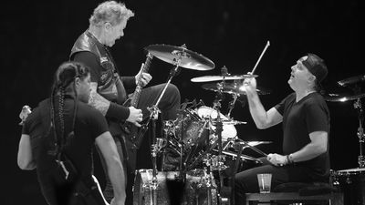 Image for story: Pooch sneaks into Metallica concert, jams out with crowd in Los Angeles