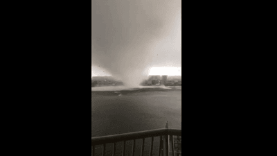 Image for story: VIDEO: EF-1 tornado rips roof off building in Fort Walton Beach