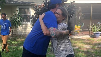 Image for story: Vanilla Ice revamps home of special needs teacher in Florida