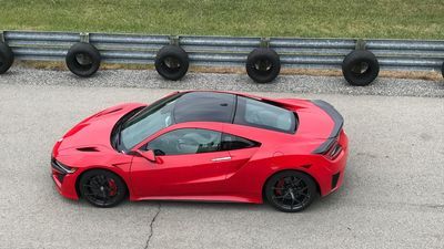 Image for story: 2019 Acura NSX: Mild changes make Acura's supercar faster, more fun to drive