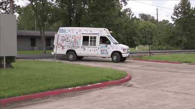 Image for story: Principal who made headlines with FB bedtime stories now delivering ice cream treats