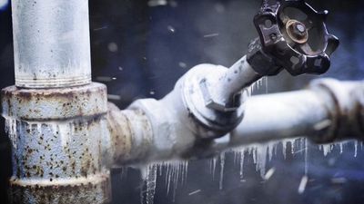 Image for story: Take these precautions to avoid frozen water pipes