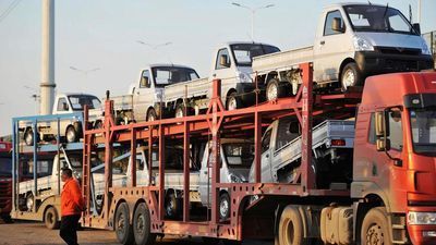 Image for story: China auto sales fall in October, deepening slump