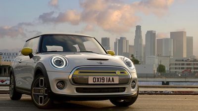 Image for story: First all-electric Mini Cooper SE debuts: 181 horsepower, about 114 miles of range