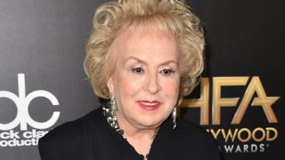 Image for story: Praise pours in for 'Everybody Loves Raymond' star Doris Roberts 