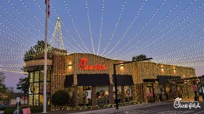 Image for story: Georgia Chick-fil-A spreads holiday cheer with nearly half a million Christmas lights