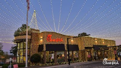 Image for story: Georgia Chick-fil-A spreads holiday cheer with nearly half a million Christmas lights